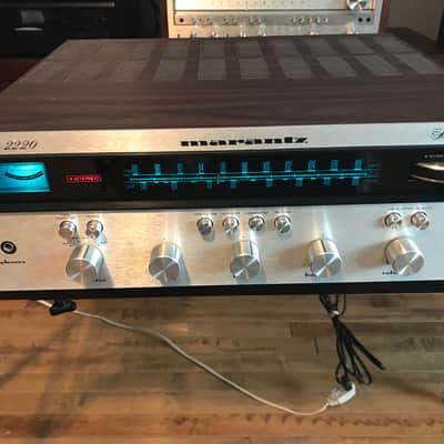 Marantz 2220 AM/FM Stereo Receiver 70’s - Silver image 5