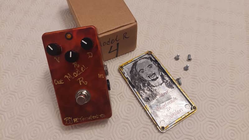 BJFE Model R, number 4 of 90 - Red image 1