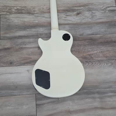 Epiphone Les Paul Studio w/ case and strap Alpine White image 3