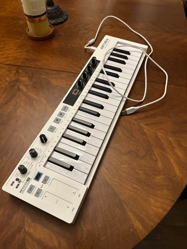 Arturia KeyStep 37 MIDI Controller 2021 - 2025 - White image 1