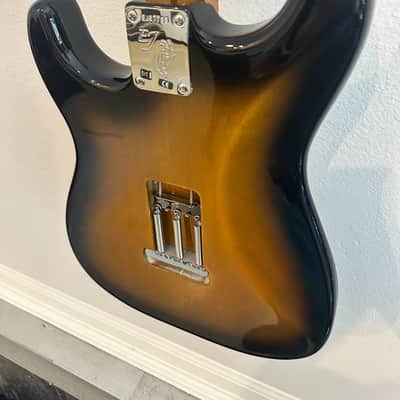 Fender Eric Johnson Stratocaster with Maple Fretboard 2005 - Present - 2-Color Sunburst image 6