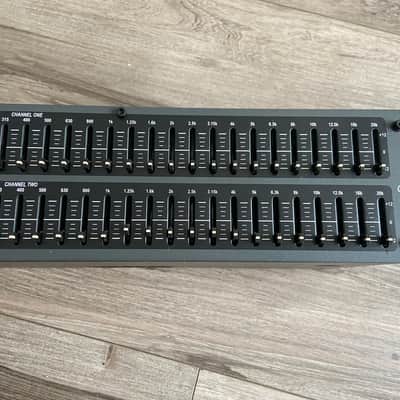 dbx 231 Dual Channel 31-Band EQ Black image 6
