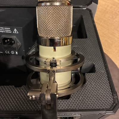 Lauten Audio Eden LT-386 Large Diaphragm Multipattern Tube Condenser Microphone 2010s - Champagne image 5