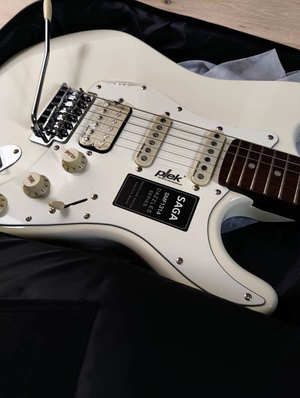 Saga Dazzles 2025 - Vintage white