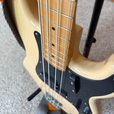 Fender '50s Precision Bass with Maple Fretboard image 5