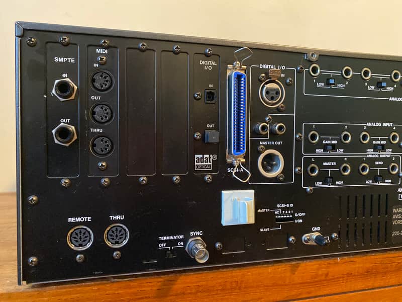 Akai DR8 8 Track Hard Disc Recorder. Version 2.32. Digital