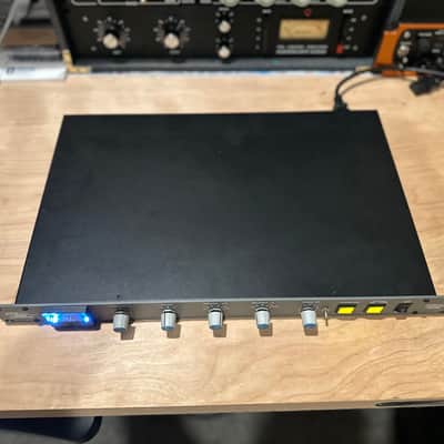 Stam Audio SA-4000 Stereo Bus Compressor with Carnhill Transformer Switch (Serial #00888) image 4