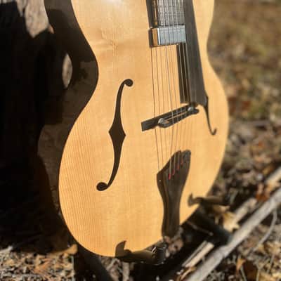 Weeks Guitar Archtop 2024 - Clear top image 3
