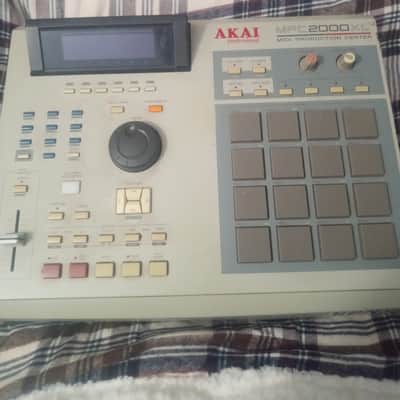 Akai MPC2000XL MIDI Production Center 2000 - 2005 - Grey image 5