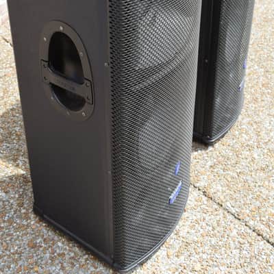 Mackie SR-1530 powered 3 way PA speakers excellent-used speakers for sale image 4