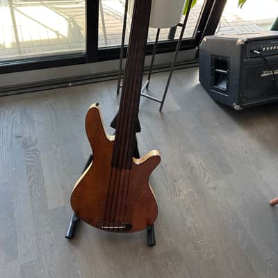 Rob Allen MB-2 5 strings Flamed Koa top image 2