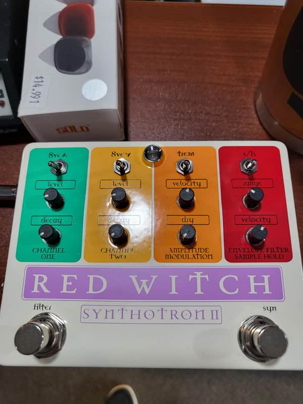 Red Witch synthotron 2 2012 - white image 1