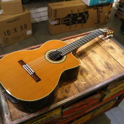 Takamine TH5C Hirade Series Classical Nylon String Concert Cutaway Acoustic/Electric Guitar 2010s - Natural Gloss image 2