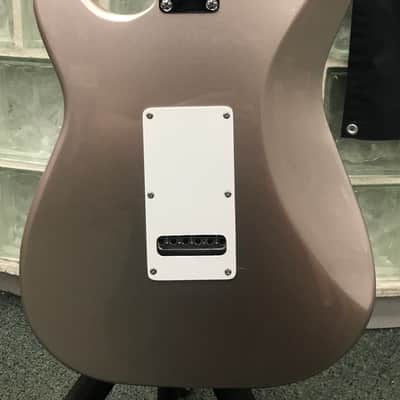 G&L Legacy - Shoreline Gold image 11