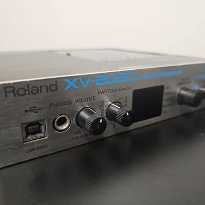 Roland XV-2020 64-Voice Expandable Digital Synthesizer Module 2002 - 2004 - Silver