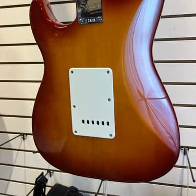 Squier Classic Vibe '60s Stratocaster - HSS - Sienna Sunburst image 4