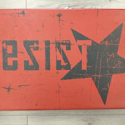 Postal Monkey "El Resisto" Che Guevara Guitar Hard Case - Fantastic Condition w/ Working Tuner & Original Manual image 6