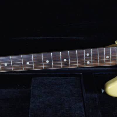 1976 Vintage Fender Musicmaster Guitar Olympic White Blonde All Original ~Rosewood~ USA 1970s CBS image 3