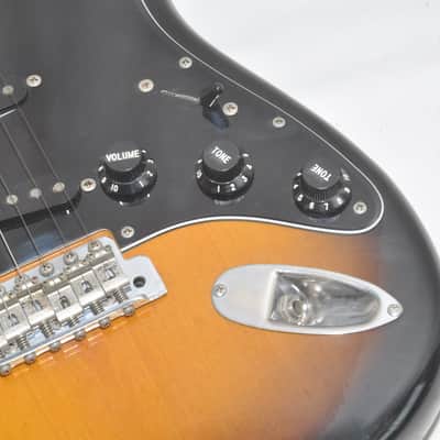 FERNANDES THE REVIVAL Stratocaster Electric Guitar Ref No 7168 image 3