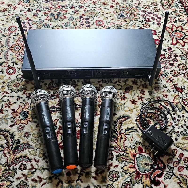 Gemini UHF-04M 4-Channel Wireless Handheld Microphone System image 1