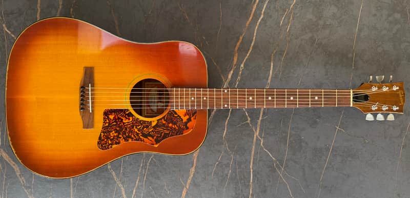 Gibson J-45 Deluxe 1969 - 1982 - Sunburst