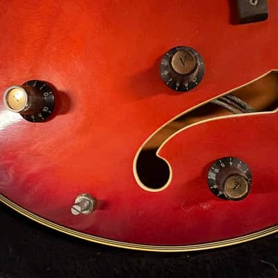 Epiphone EA-250 with Trapeze Tailpiece 1972 - 1974 - Cherry image 11