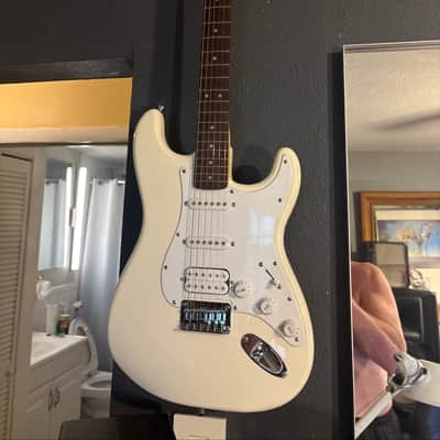 Fender Standard Stratocaster 2025 - Present - Olympic White Bild 4