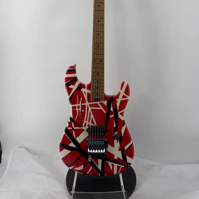 EVH Striped Series Frankie 2020 - Present - Red / White / Black Stripes Relic image 3