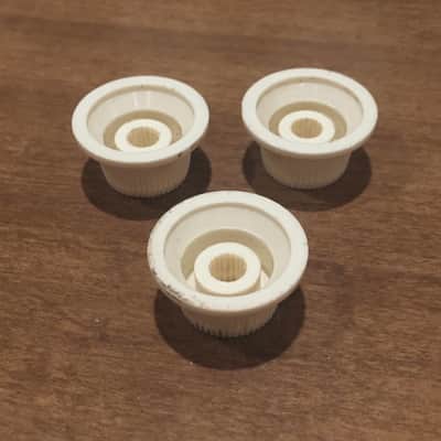 3 Vintage Fender Strat Stratocaster Knobs Cream Off White Guitar Relic No Spokes image 2