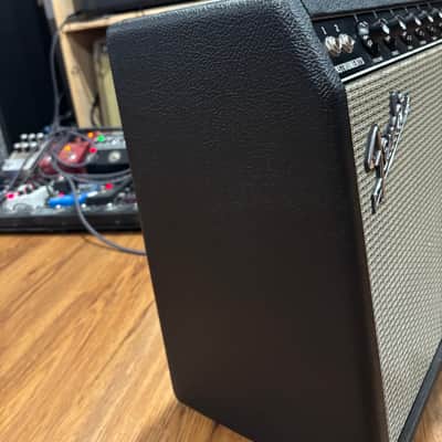 Fender '64 Custom Hand-Wired Princeton Reverb-Amp 12-Watt 1x10" Guitar Combo 2020 - Present - Black image 4