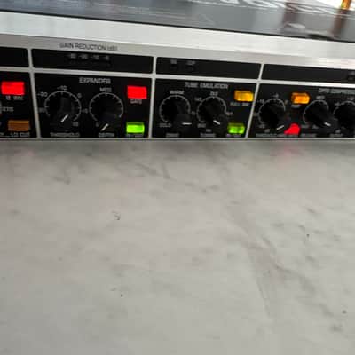 Behringer Ultra-Voice Pro VX2000 High-Performance Mic Preamplifier/Voice Processor image 3