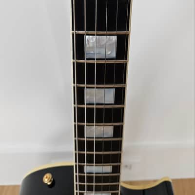 Gibson Custom 1957 Les Paul Custom Reissue 3-Pickup Bigsby, Light Aged, Ebony image 6