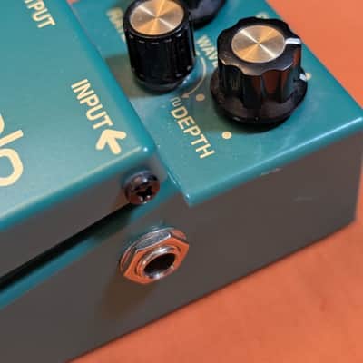 Boss TR-2 Tremolo (Silver Label) 1997 - Present - Green image 2