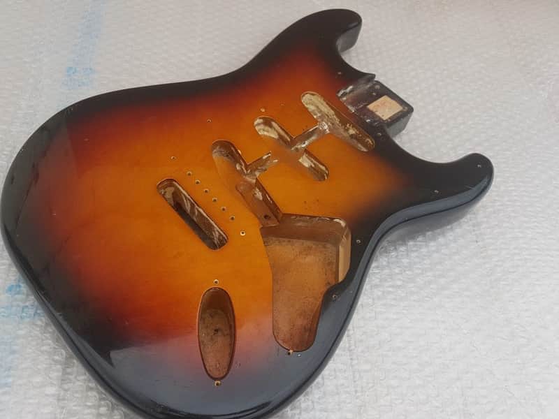 1982 SQUIER by FENDER STRATOCASTER JV BODY '62 - made in JAPAN image 1