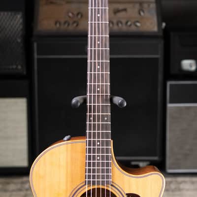 Taylor 314ce Studio Grand Auditorium Acoustic/Electric Guitar - Natural with Gig Bag image 4