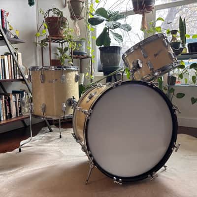 Rogers Kit Holiday 1960s 20, 12, 14 White Marine Pearl image 2