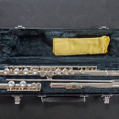 Yamaha YFL-225 SII Flute USE - Silver image 3