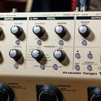 Boss VE-8 Acoustic Singer Vocal Effects Pedal image 2