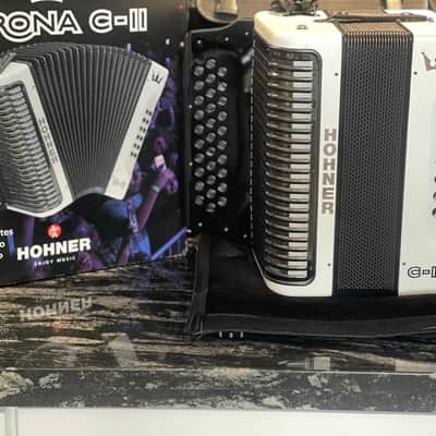 Hohner Corona ll C2 2022 Pearl white image 1
