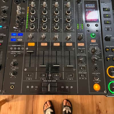 Pioneer DJM-800 4-channel DJ Mixer with Effects 2010s - Black image 1