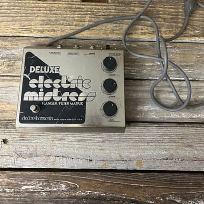 ギター Electro-Harmonix Deluxe Electric Electro-Harmonix Deluxe Electric Mistress V1 | Reverb