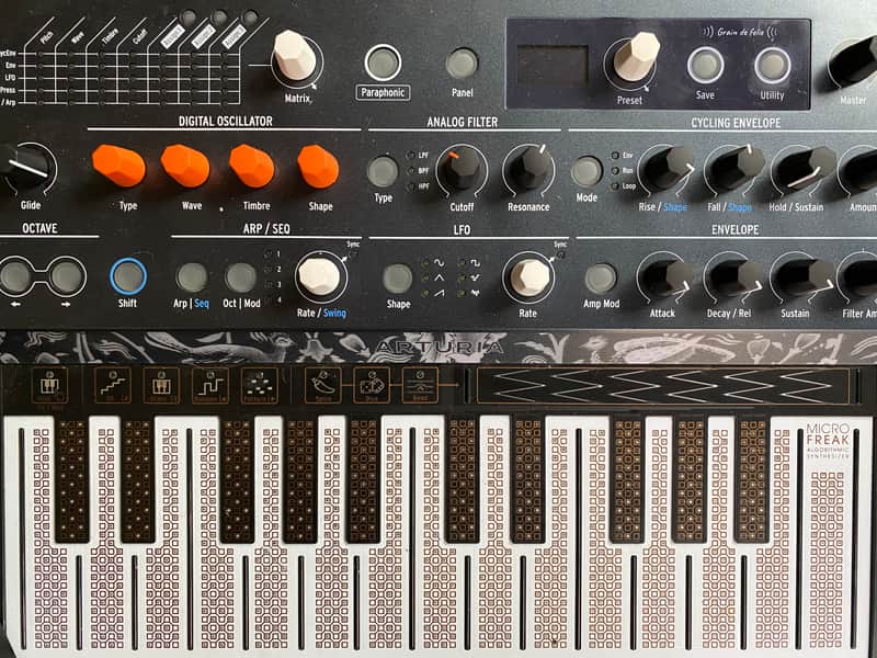 Arturia MicroFreak Synthesizer + Zoom MS-70CDR effect pedal image 1