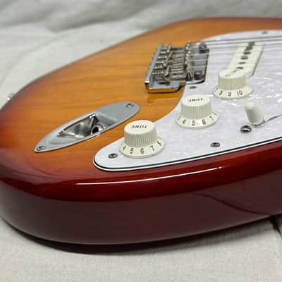 Fender American Standard Stratocaster Guitar with Case 2010 - Sienna Sunburst / Maple neck image 17