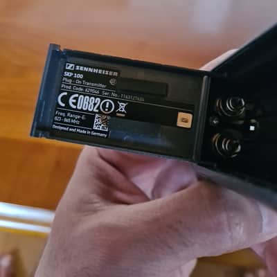 Sennheiser Sennheiser SKP 100 Plug-On Transmitter UHF XLR mit Display 823–865 MHz image 12