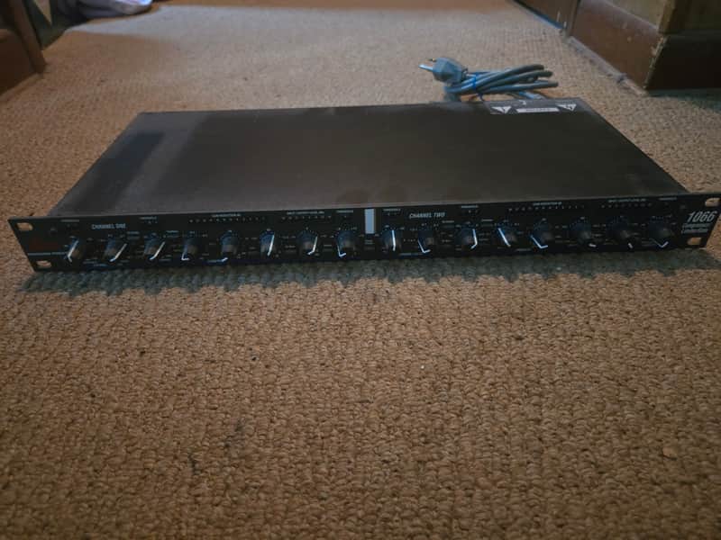 dbx 1066 Dual-Channel Compressor / Limiter / Gate 2010s - Black image 1