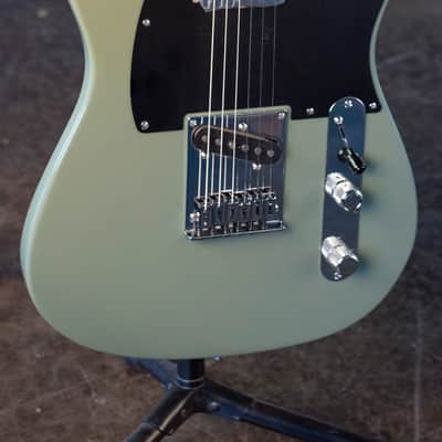 FENDER DEALER EXCLUSIVE AMERICAN ULTRA II TELECASTER, ROASTED MAPLE - ANTIQUE OLIVE image 3