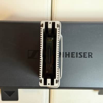 Sennheiser EK 6042 Dual-Channel Slot-Mount Wireless Receiver (470 to 653 MHz) image 9