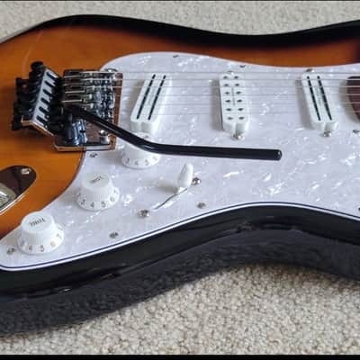 ‘23 Fender | Strat | Dave Murray of Iron Maiden 🧟‍♀️ Signature | 2-Color Sunburst | Mexico 🇲🇽 | Mint! image 4