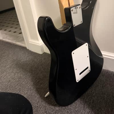 Fender Mexican Stratocaster w/bag & accessories image 6