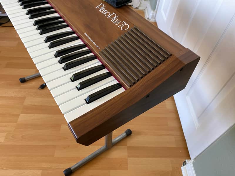 Roland HP-70 Piano Plus 70 with Original Keyboard Stand, Music